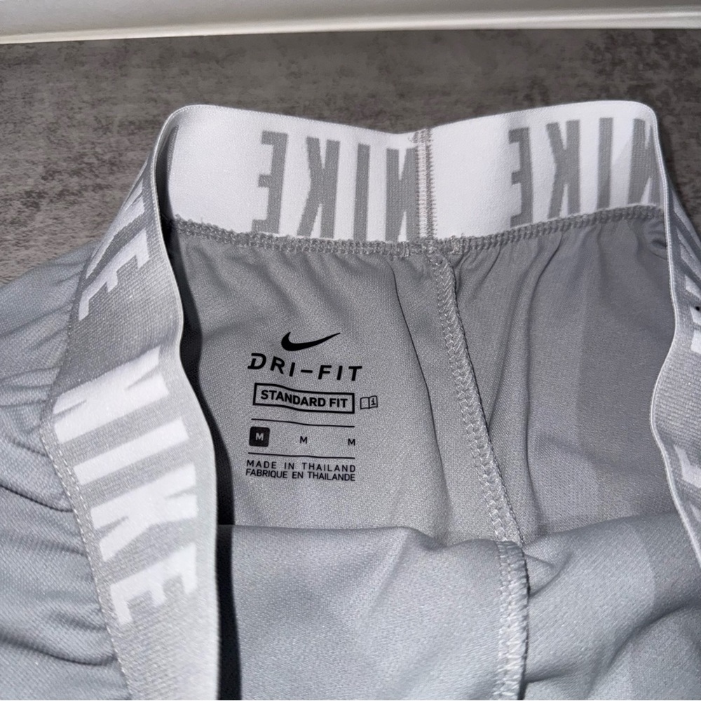 Nike Dri-Fit Trophy Big Kids (Girls) Size M - Picture 3 of 4